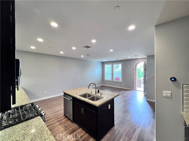 Building Photo - 72 Finch