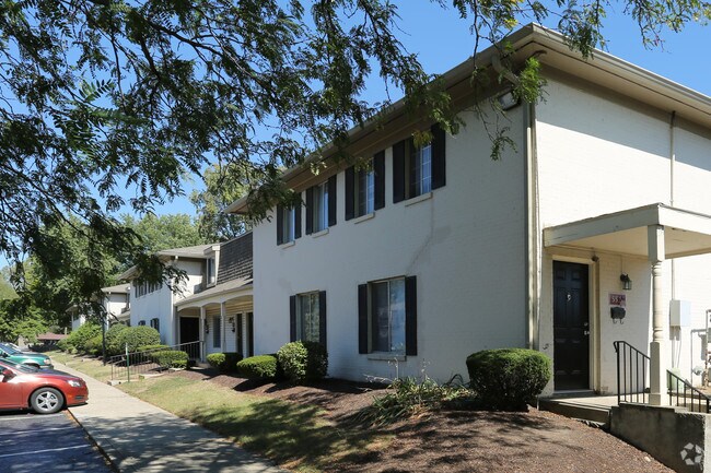 Foto del edificio - Regency Park Apartments