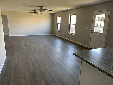 Foto del edificio - 69 Meadow Brooke Ave