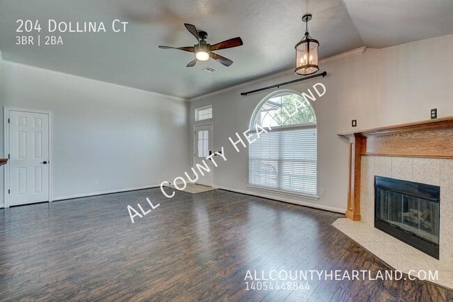 Building Photo - 204 Dollina Ct