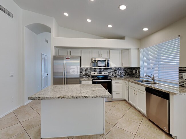 Foto del edificio - 2623 N 125th Dr