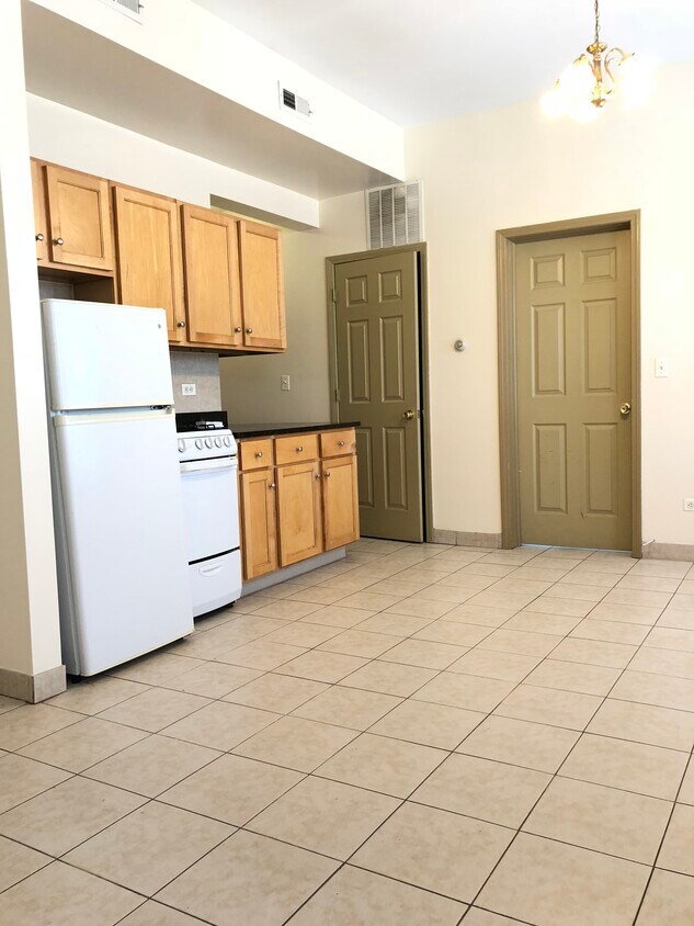 Foto principal - 1425 W Wilson Ave