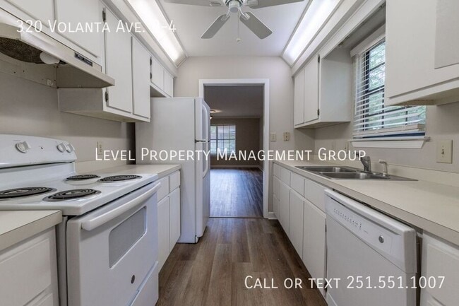 Building Photo - 320 Volanta Ave