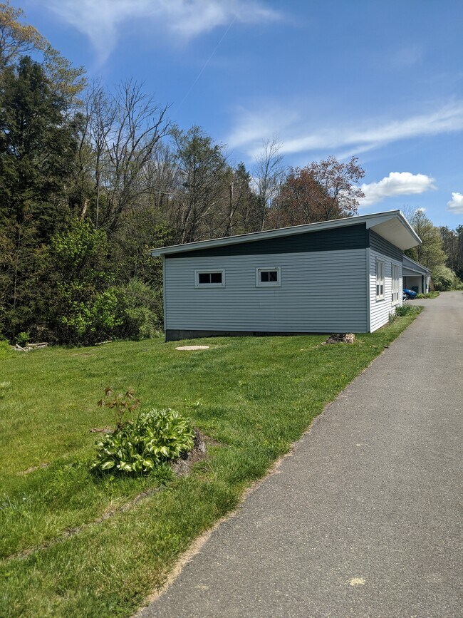 Building Photo - 112 Harvest Moon Ln
