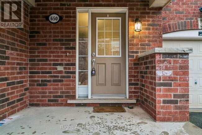 Building Photo - 650 Frank Pl