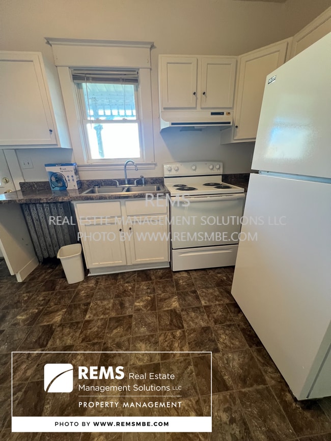 Building Photo - 420 N Pine St