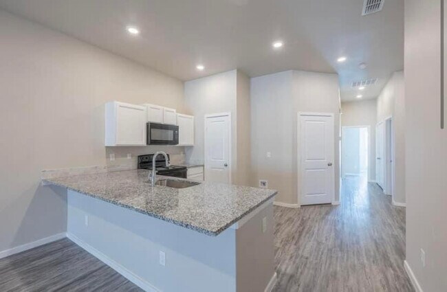 Building Photo - 2109 N Avenue K