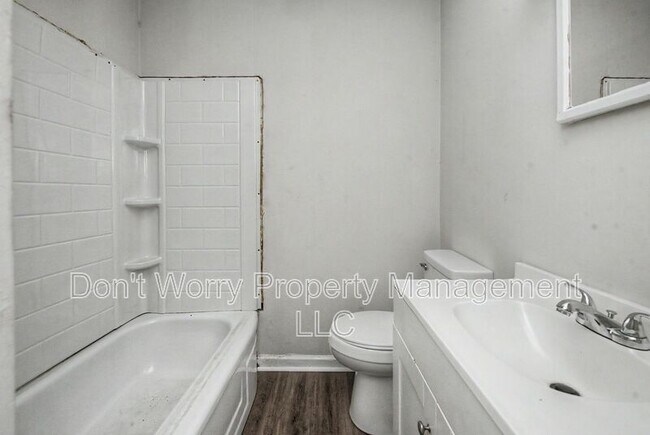 Foto del edificio - 1216 Lolly Ln