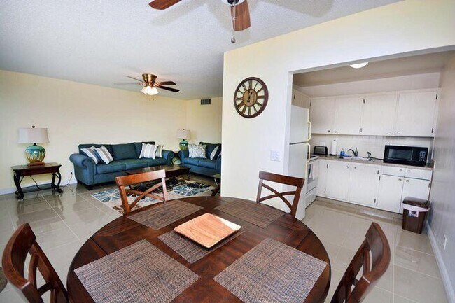 Foto del edificio - 3400 Springdale Blvd