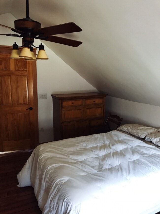 Building Photo - 215 Amherst St