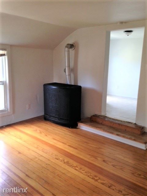 Building Photo - 1 br, 1 bath  - 812 N River St Apt 2