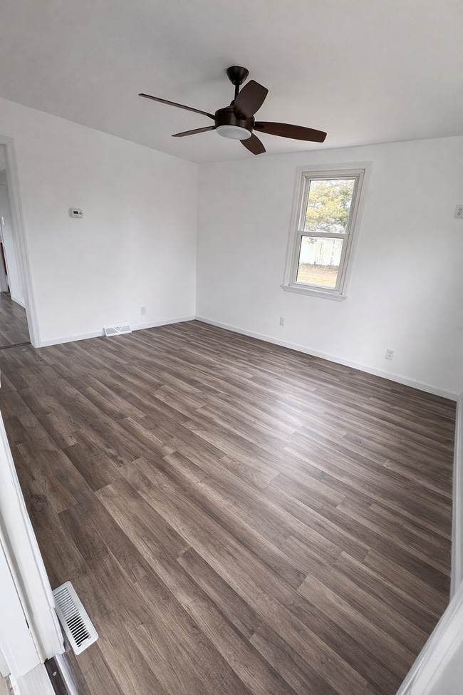 Building Photo - 56 Shady Ln