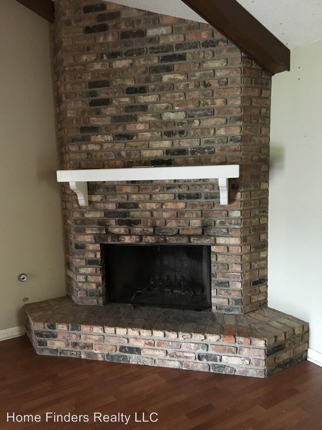 Foto del edificio - 4 br, 2.5 bath House - 6322 Chaucer Dr.