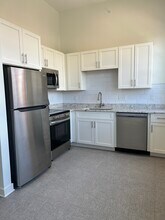 Building Photo - 500 Pico Terrace