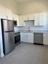 Building Photo - 500 Pico Terrace