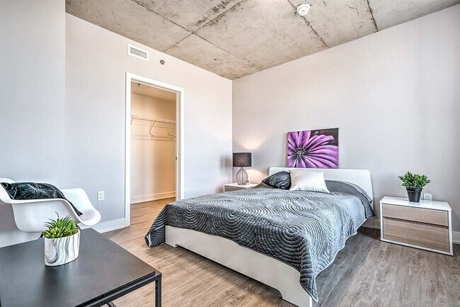 Building Photo - 8300 Boul Du Saint-Laurent