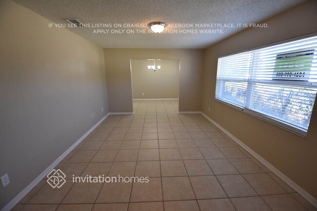 Foto del edificio - 112 Cottesmore Cir W