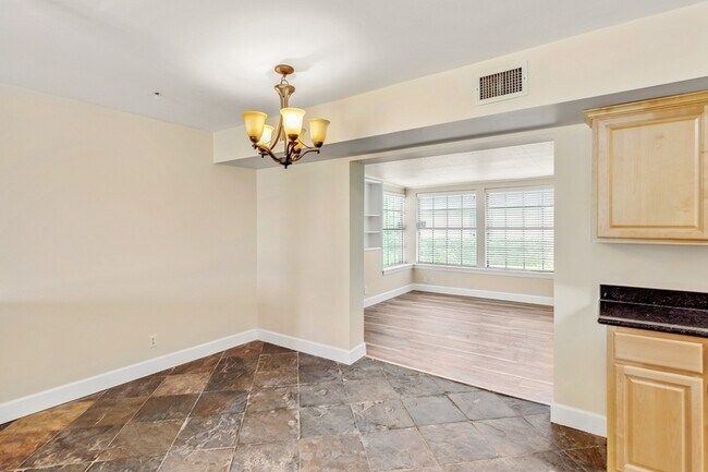 Foto del edificio - 7924 Renoir Dr