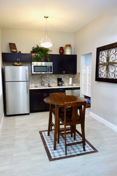 Foto del edificio - 1212 Glen Garden Dr