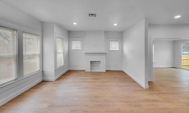 Foto del edificio - 1602 Mitchell Ave
