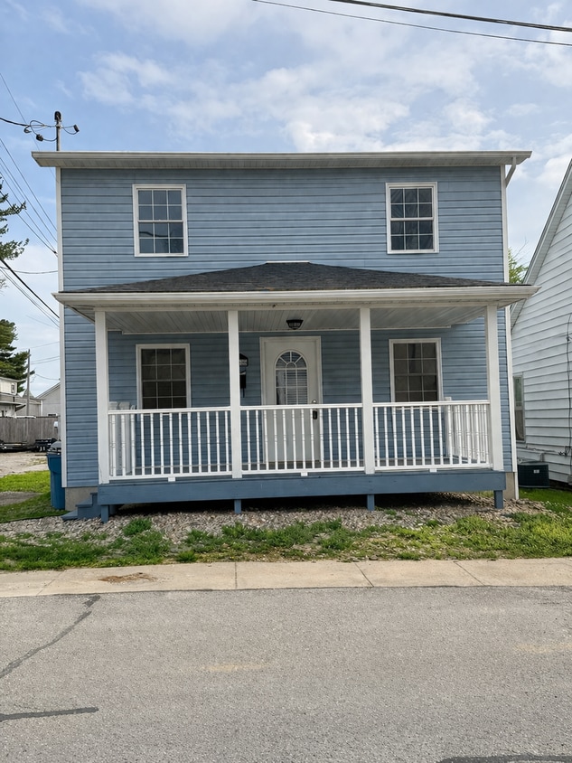 Beautiful 2 Bed 2 Bath Home - Includes Stove & Refrigerator - 108 S Hesperia St (Collinsville, IL)