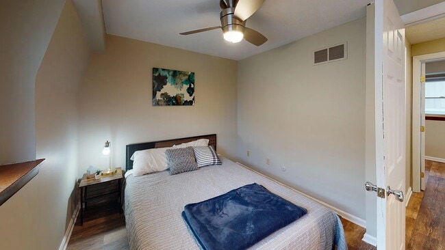 Building Photo - Hometeam Properties