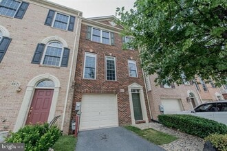 Building Photo - 8823 Montjoy Pl