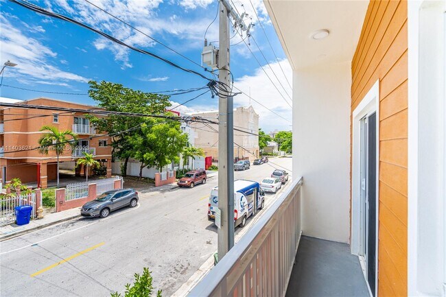 Foto del edificio - 1534 NW 1st St