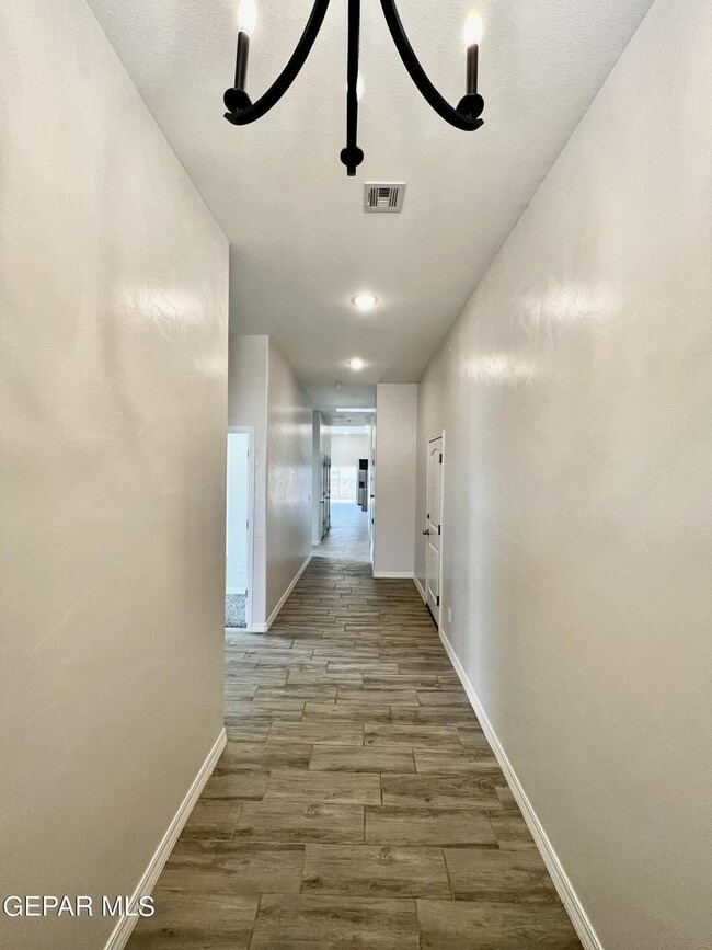 Building Photo - 14852 Mike a Mendoza Ave