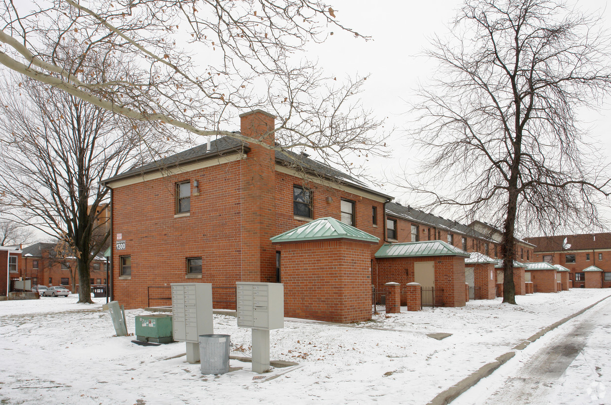 Building Photo - 1300 Phale D. Hale Dr