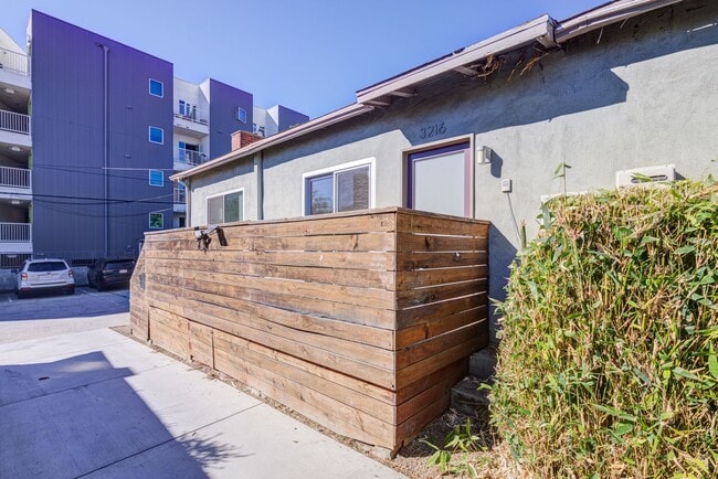 Building Photo - 3216 Bellevue Ave