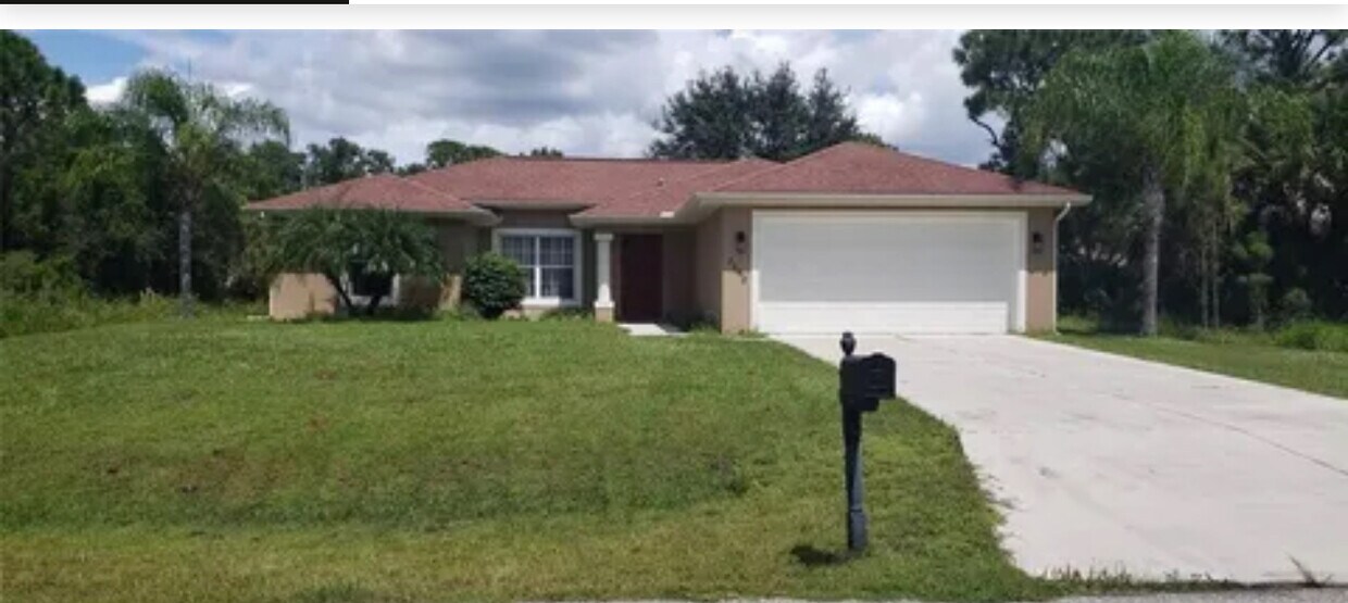 Foto principal - 7332 Muncey Rd