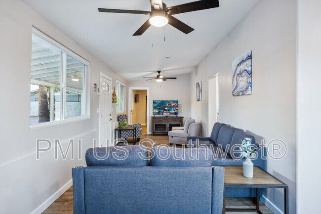 Building Photo - 437 Riverfront Dr