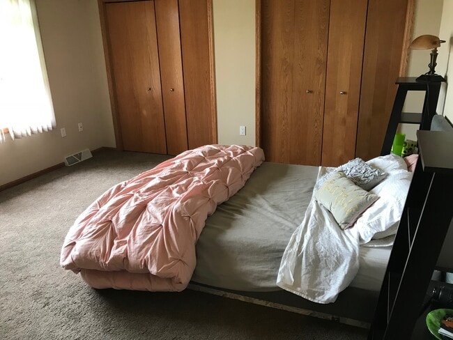 Master Bedroom - 6952 Littlemore Dr