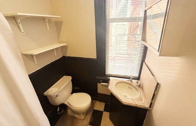 Foto del edificio - 2215 Ohio Ave