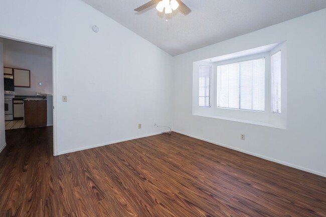 Building Photo - 10043 E Bryonwood Ln