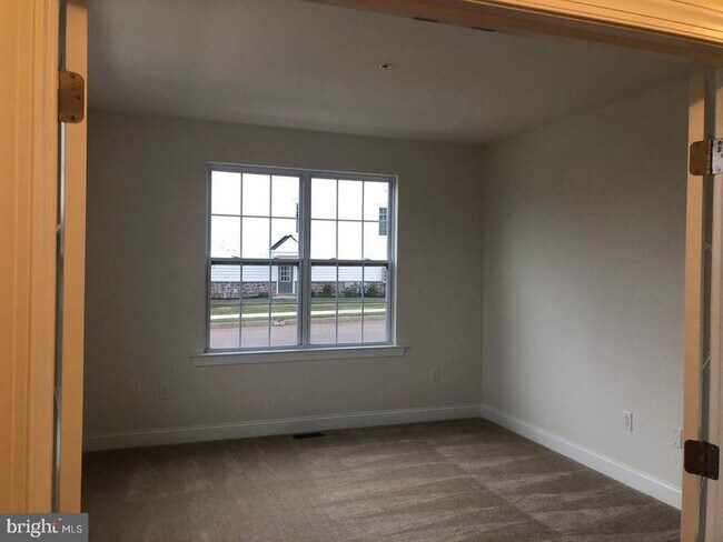 Foto del edificio - 120 Woodwinds Dr