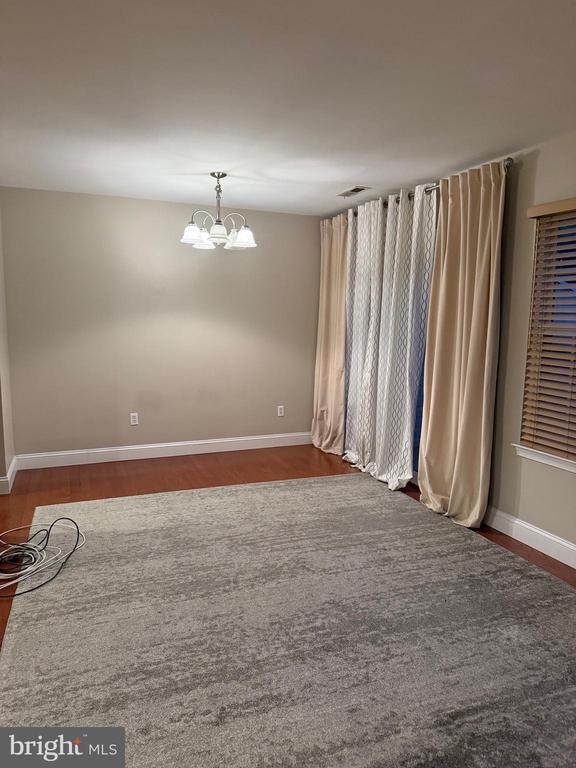 Foto del edificio - 293 Stanton Ct