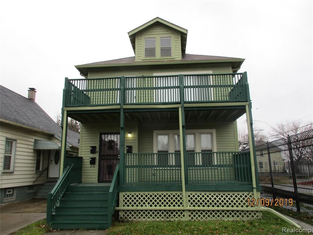 Primary Photo - 42 Oak St