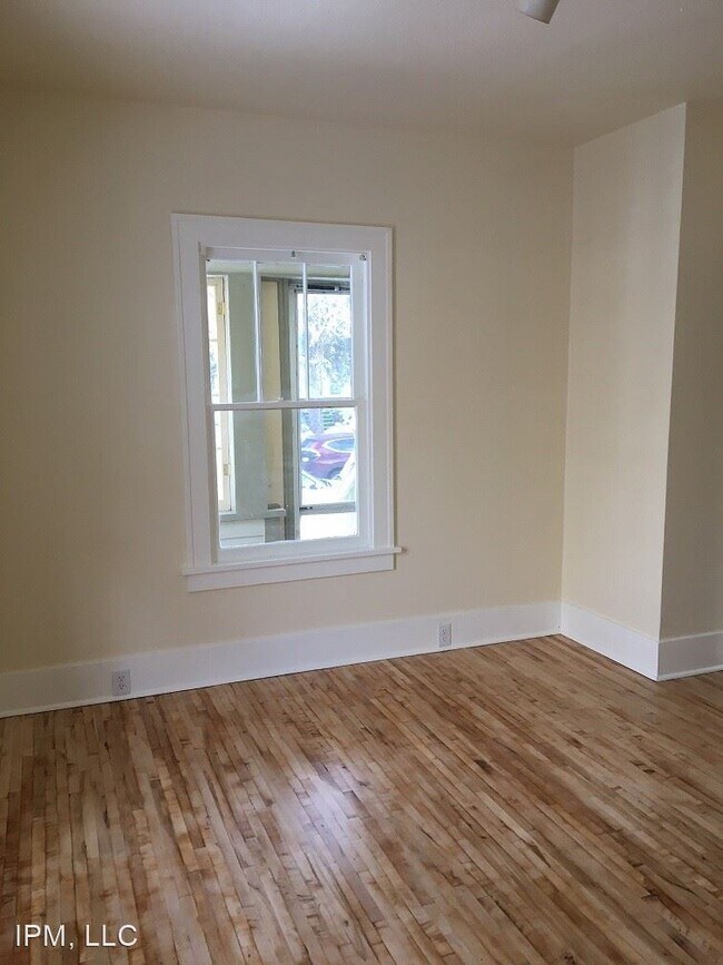 Building Photo - 3 br, 1 bath House - 1017 South Wilson Ave