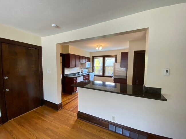 Foto del edificio - 1745 W 31st Pl