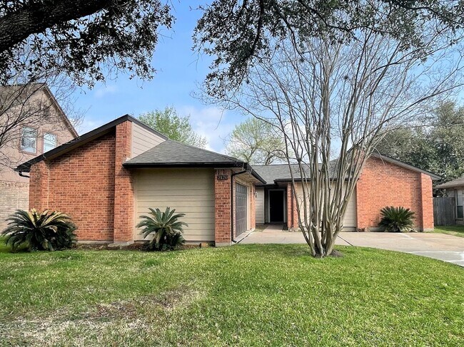 Foto del edificio - 2126 Collingsfield Dr