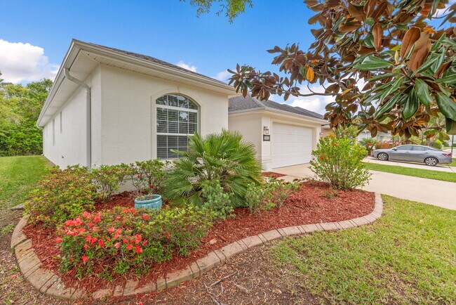 Foto del edificio - 800 Crestwood Dr