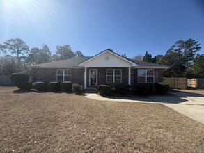 Building Photo - 119 Winchester Way S.E.