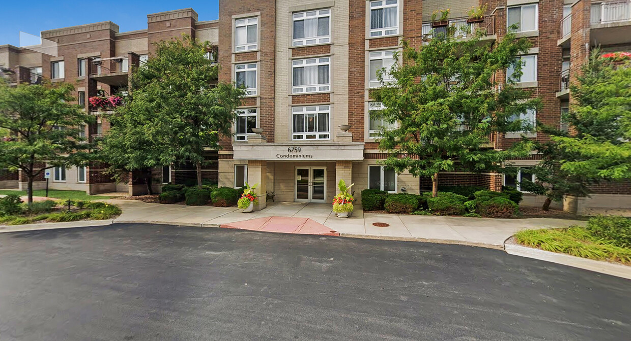 Primary Photo - 6759 W Forest Preserve Dr