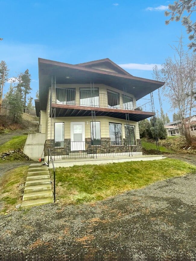 Building Photo - 14729 Cheney Spokane Rd