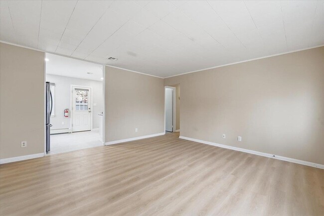 Building Photo - 52 Markham Rd