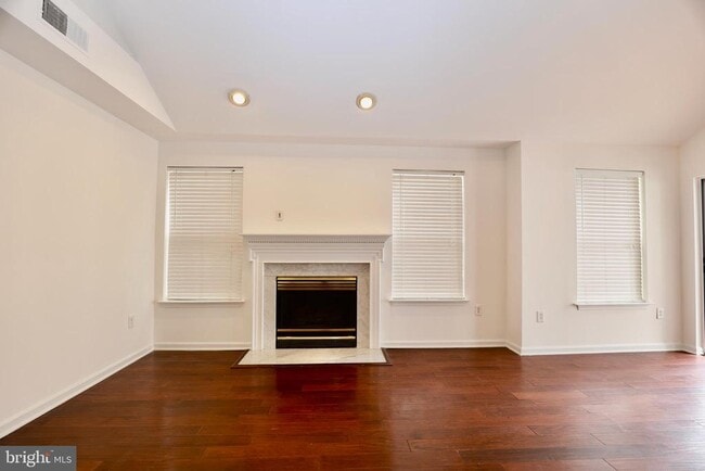 Foto del edificio - 5928 Founders Crossing Ct