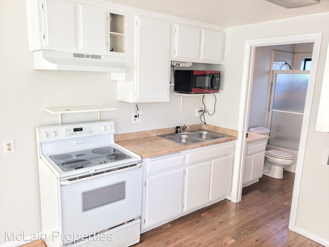 Primary Photo - Studio, 1 bath House - 980 Laguna Dr. D