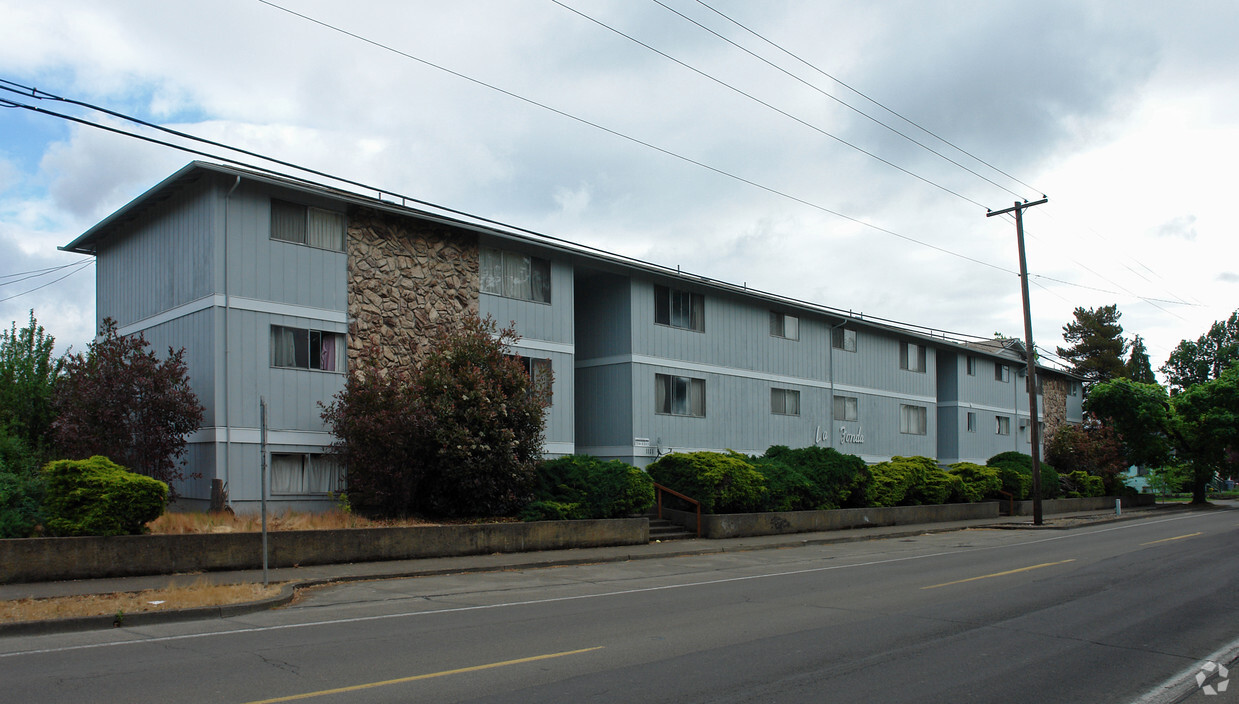 Primary Photo - La Fonda Apartments